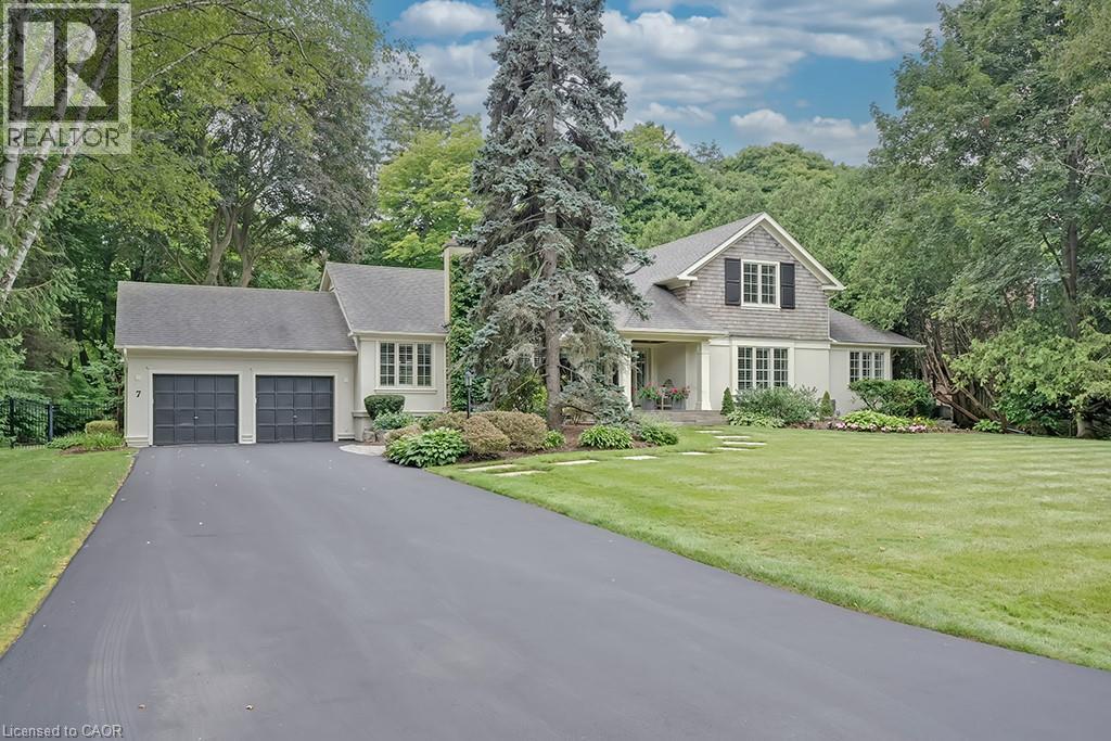 7 COLONIAL Crescent, Oakville, Ontario