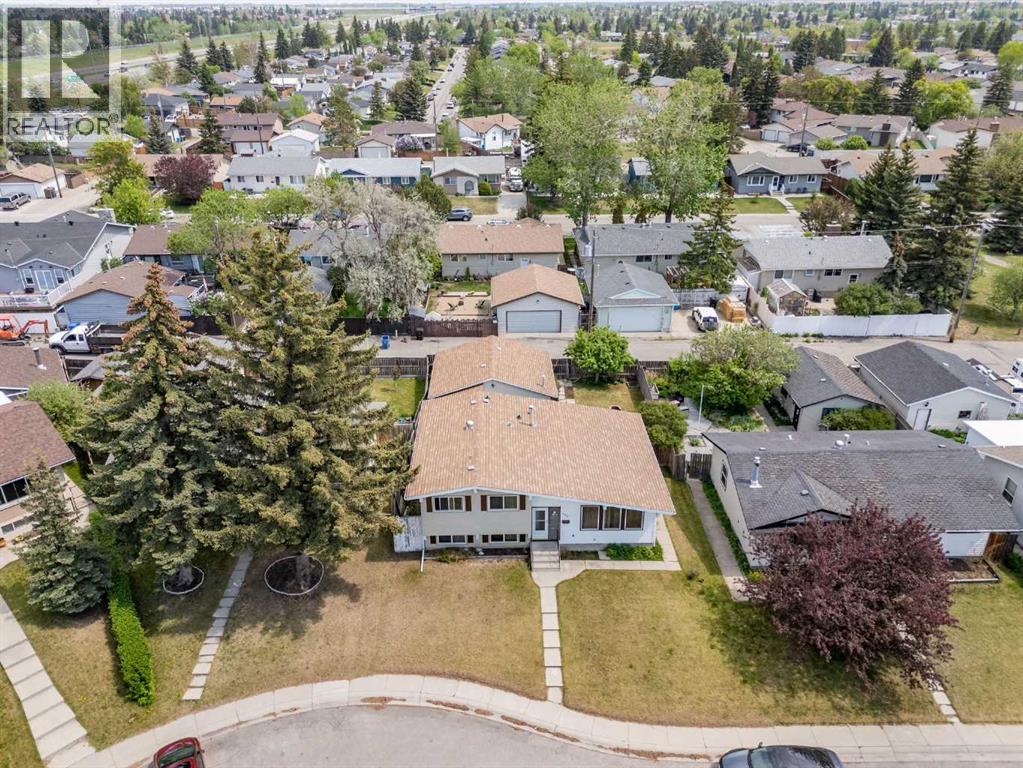 452 Manora Way NE, Calgary, Alberta  T2A 4R4 - Photo 4 - A2316154