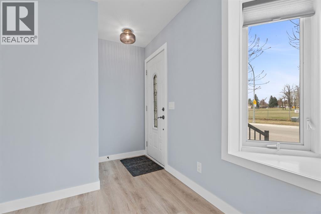 9408 5 Street SE, Calgary, Alberta  T2J 1K5 - Photo 5 - A2329909