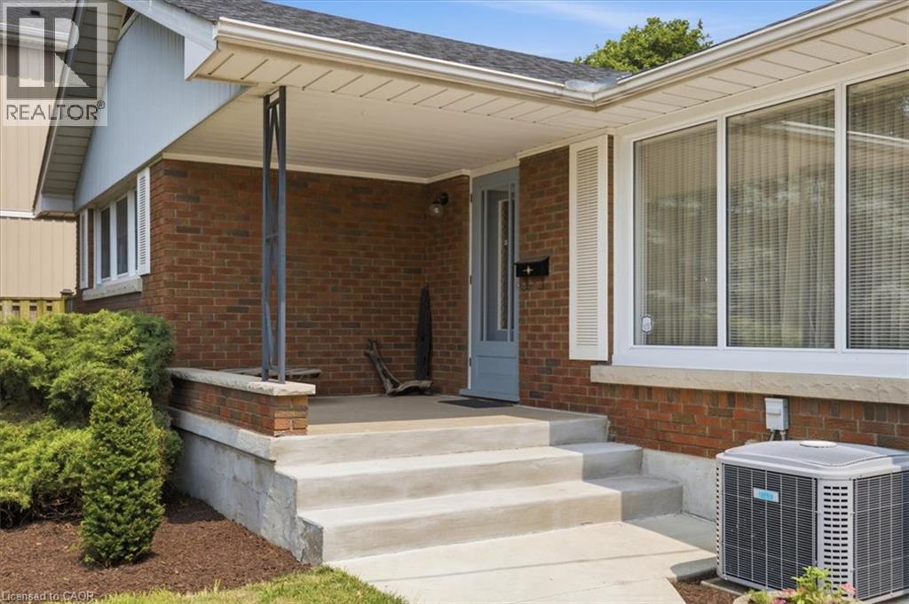 4 Corbett Avenue, St. Catharines, Ontario  L2M 5M4 - Photo 5 - 40850451