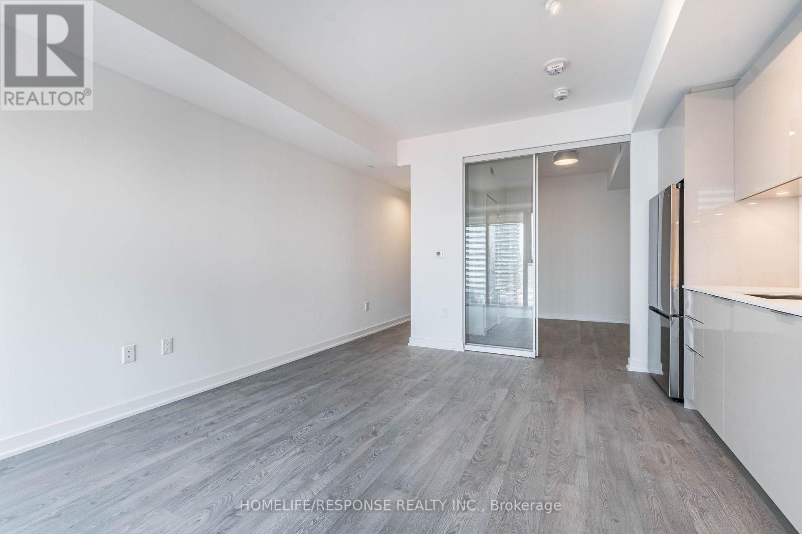1701 - 357 KING STREET