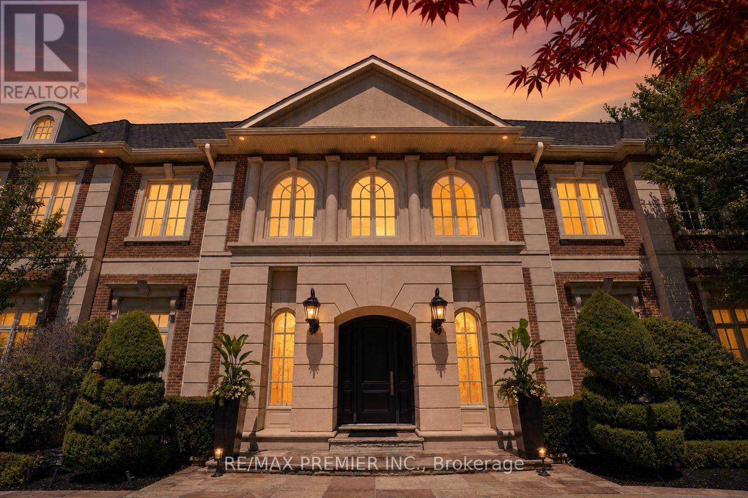 6 The Bridle Path, Toronto, Ontario  M2L 1C8 - Photo 2 - C13641486