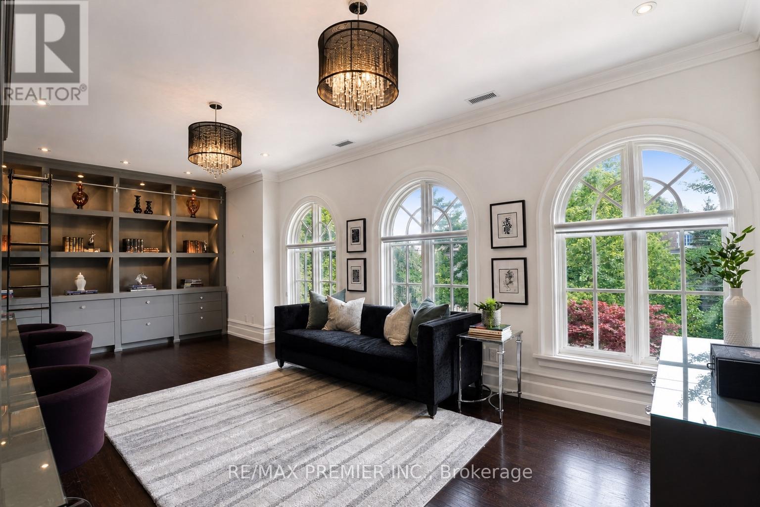 6 The Bridle Path, Toronto, Ontario  M2L 1C8 - Photo 24 - C13641486