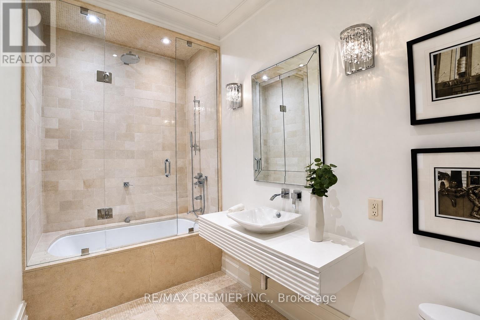 6 The Bridle Path, Toronto, Ontario  M2L 1C8 - Photo 25 - C13641486