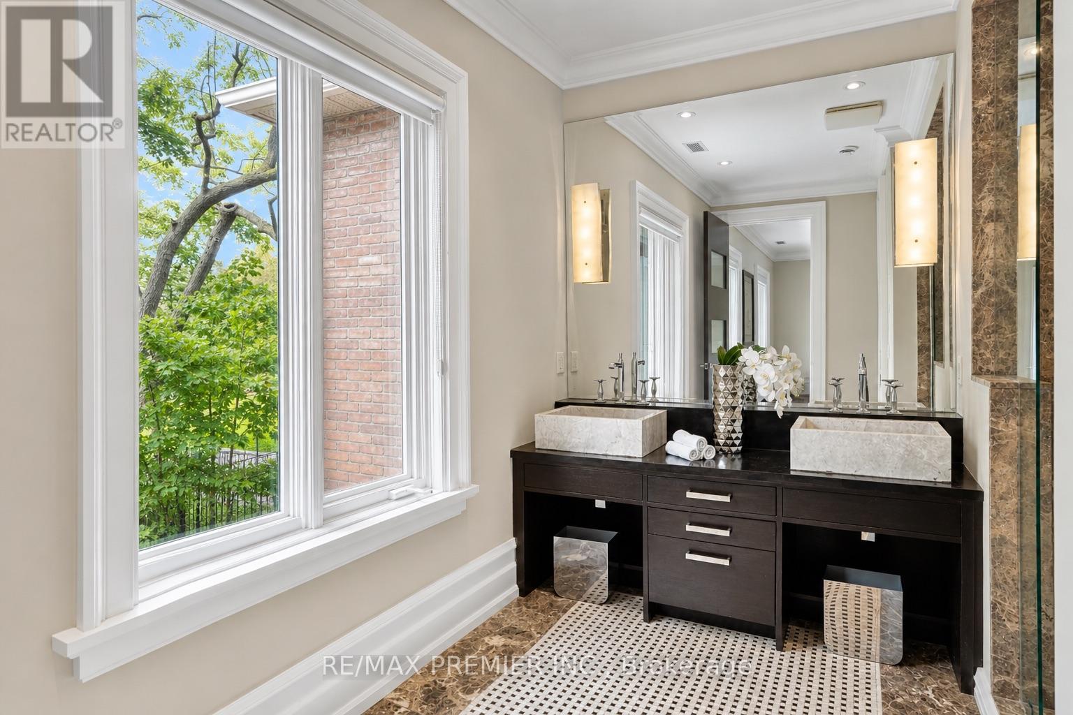 6 The Bridle Path, Toronto, Ontario  M2L 1C8 - Photo 27 - C13641486