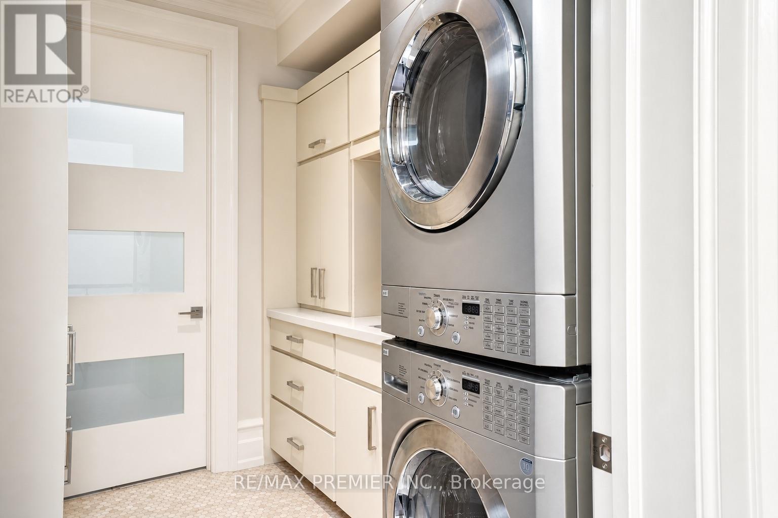 6 The Bridle Path, Toronto, Ontario  M2L 1C8 - Photo 31 - C13641486