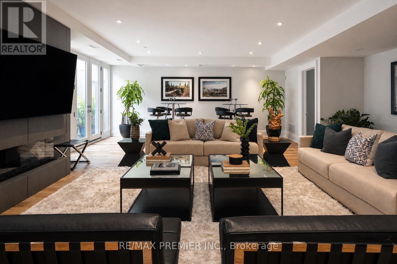 6 The Bridle Path, Toronto, Ontario  M2L 1C8 - Photo 37 - C13641486