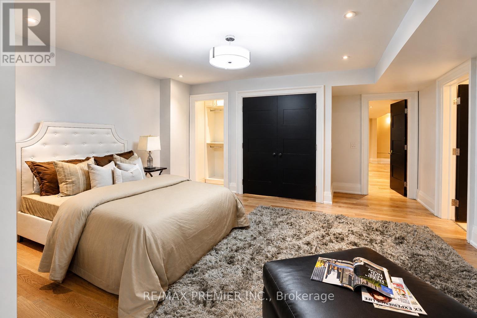 6 The Bridle Path, Toronto, Ontario  M2L 1C8 - Photo 40 - C13641486