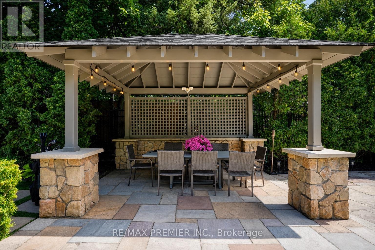6 The Bridle Path, Toronto, Ontario  M2L 1C8 - Photo 45 - C13641486
