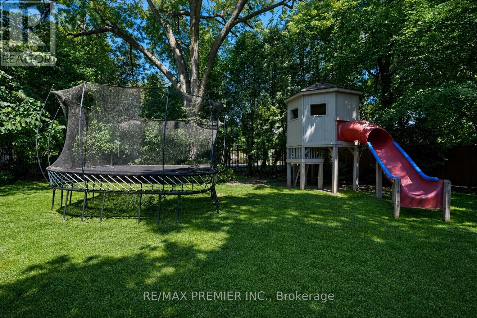 6 The Bridle Path, Toronto, Ontario  M2L 1C8 - Photo 46 - C13641486