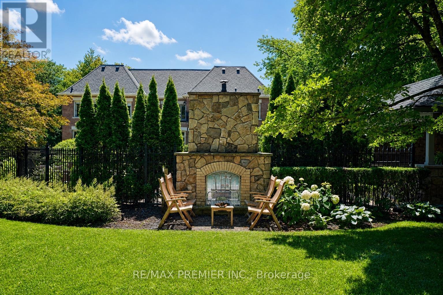 6 The Bridle Path, Toronto, Ontario  M2L 1C8 - Photo 47 - C13641486