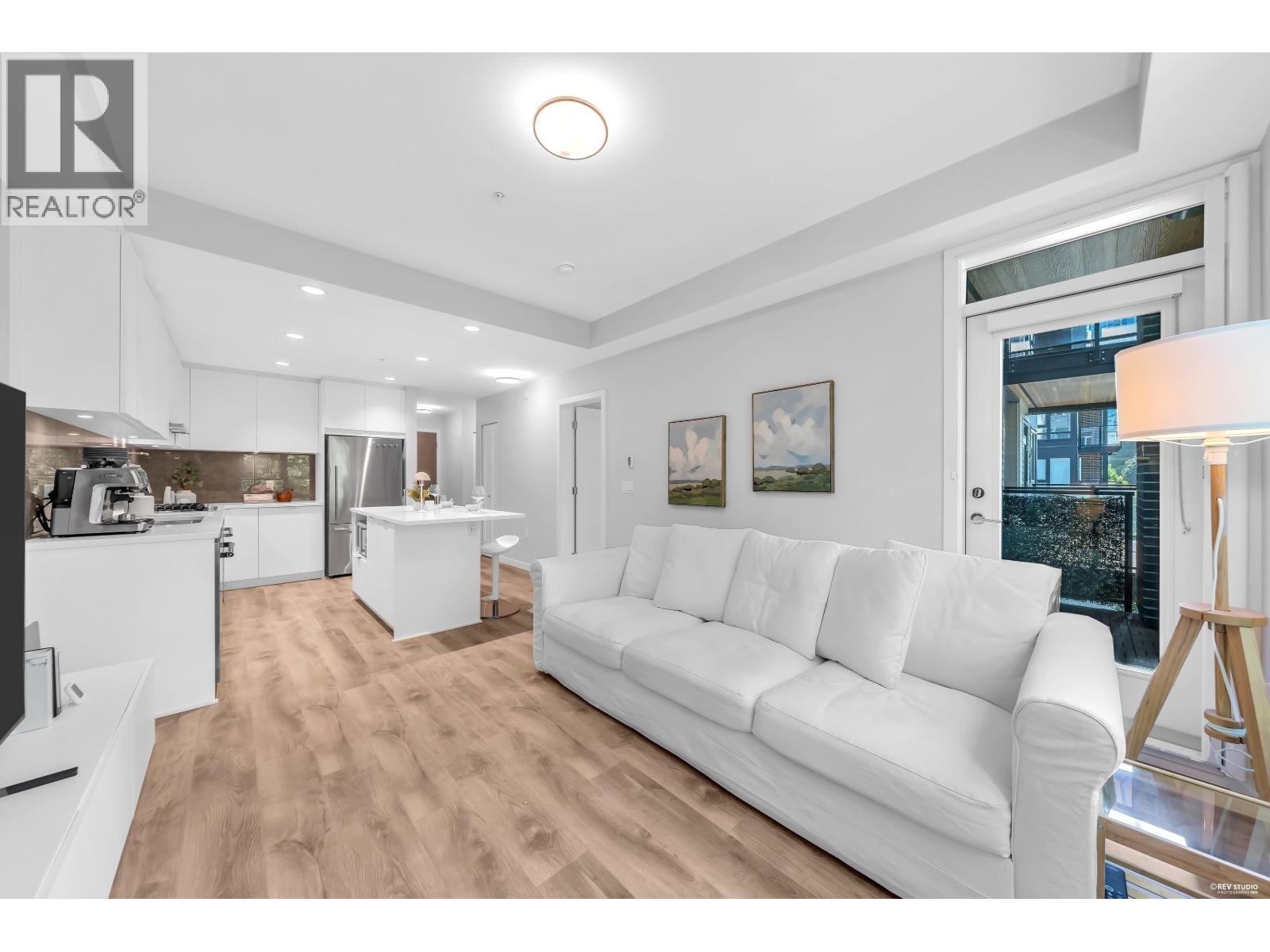 305 615 COTTONWOOD AVENUE, Coquitlam, British Columbia