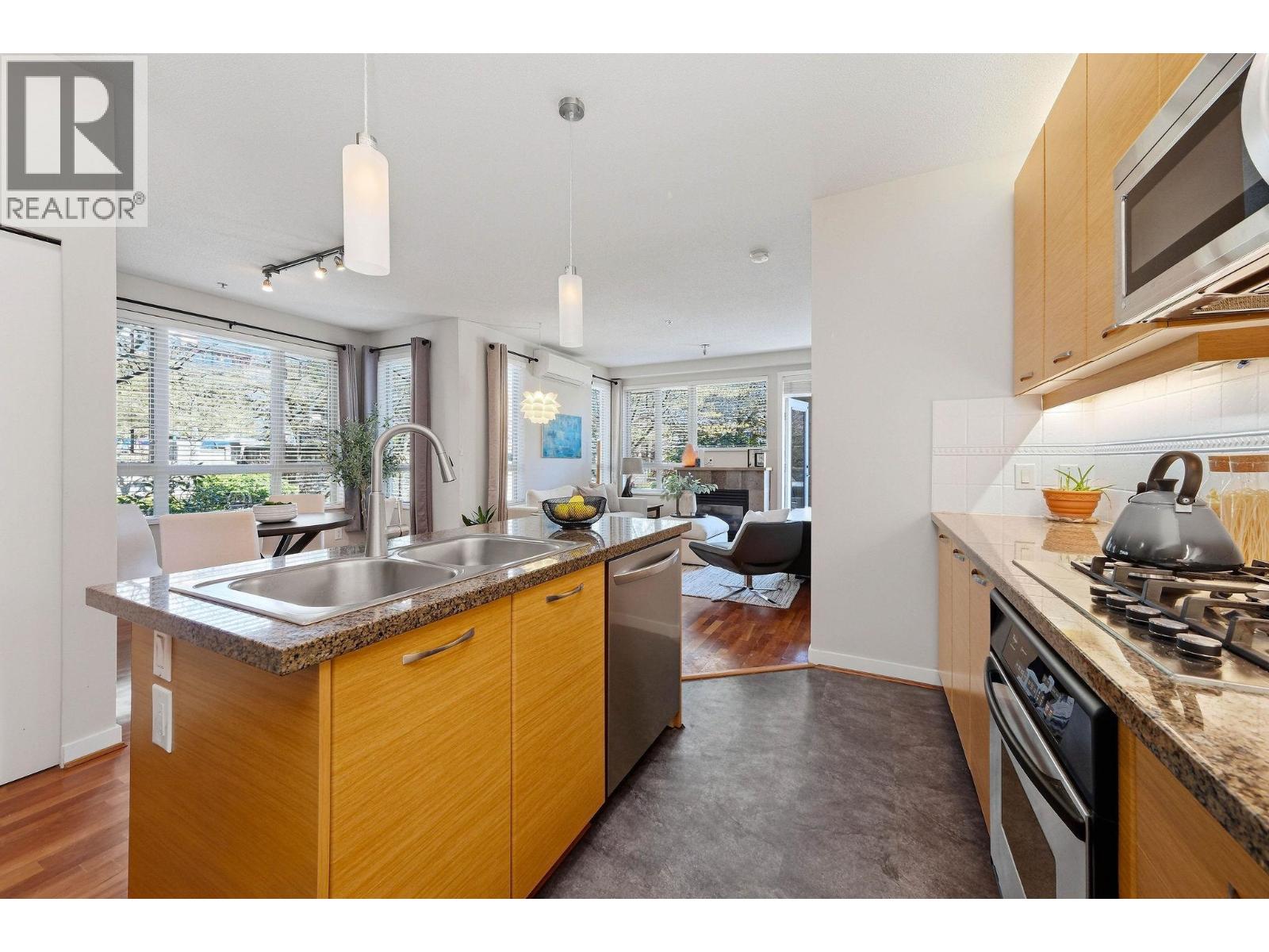 223 530 Raven Woods Drive, North Vancouver, British Columbia  V7G 2T5 - Photo 2 - R3152907
