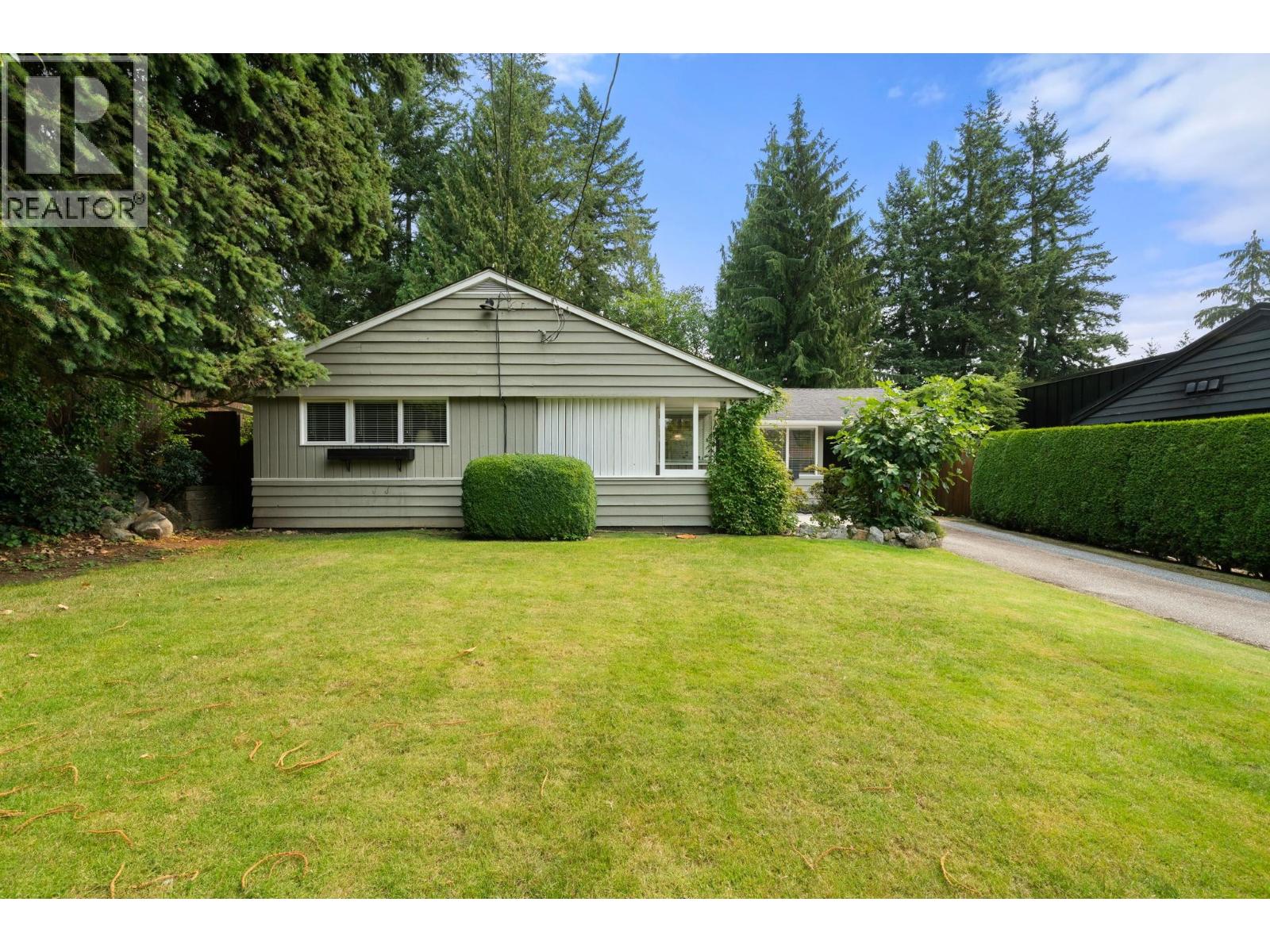 3046 Princess Avenue, North Vancouver, British Columbia V7N 2C8 - Photo 2 - R3152933