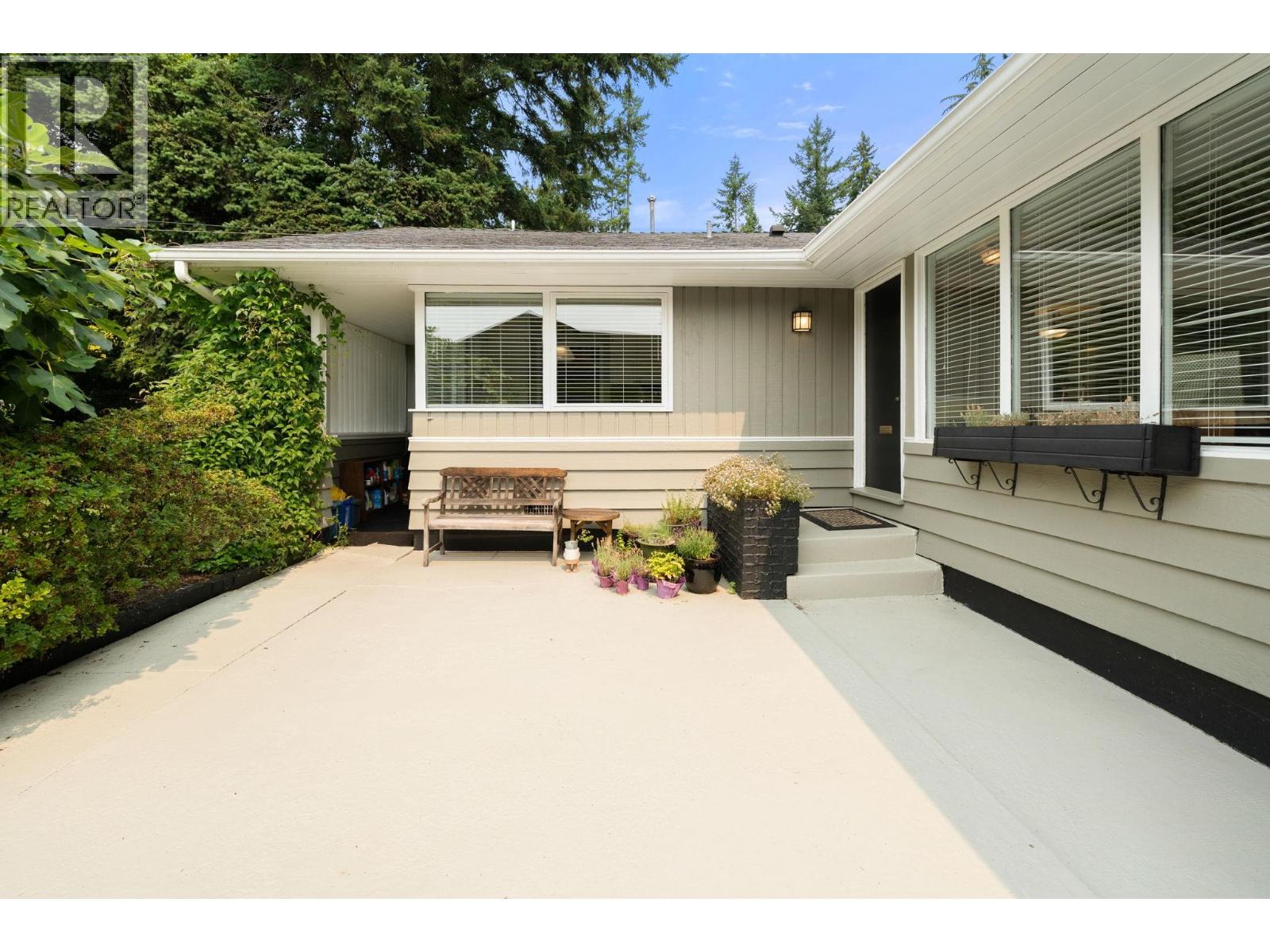 3046 Princess Avenue, North Vancouver, British Columbia V7N 2C8 - Photo 3 - R3152933