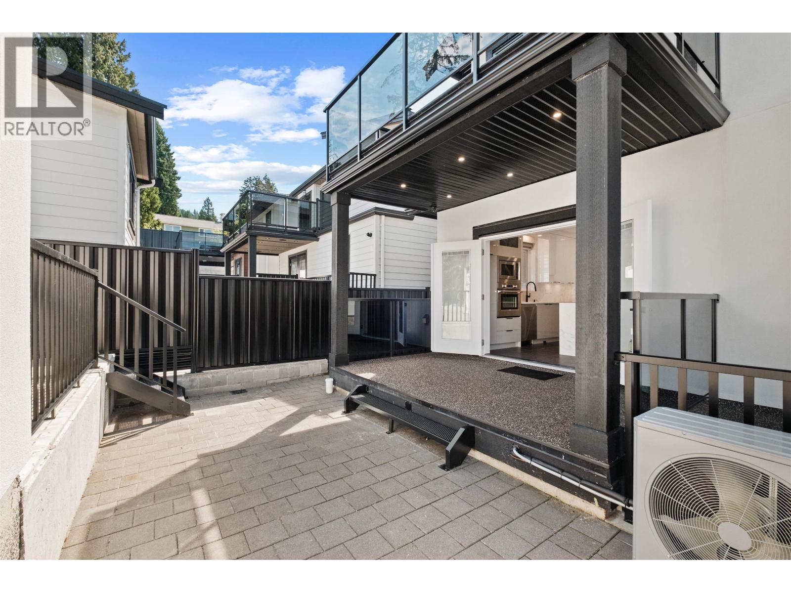 812 Montroyal Boulevard, North Vancouver, British Columbia V7R 2G6 - Photo 10 - R3152940