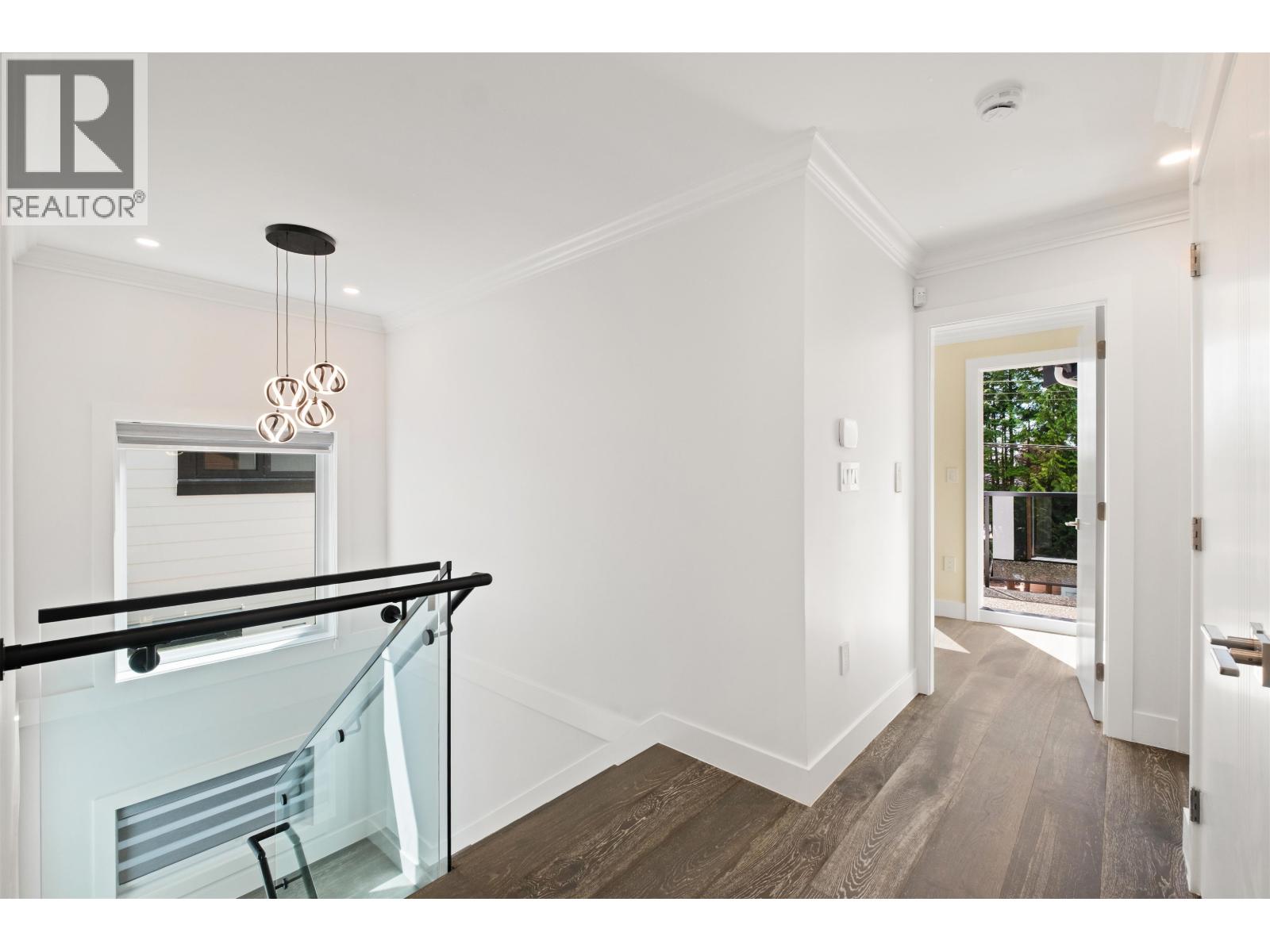 812 Montroyal Boulevard, North Vancouver, British Columbia V7R 2G6 - Photo 12 - R3152940