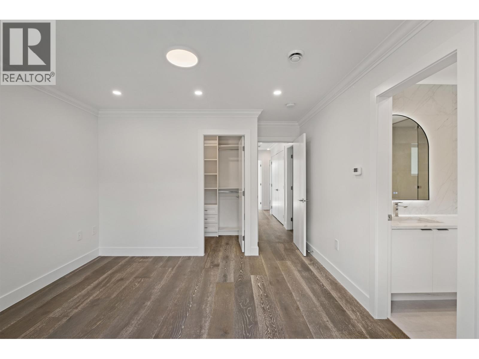 812 Montroyal Boulevard, North Vancouver, British Columbia V7R 2G6 - Photo 13 - R3152940