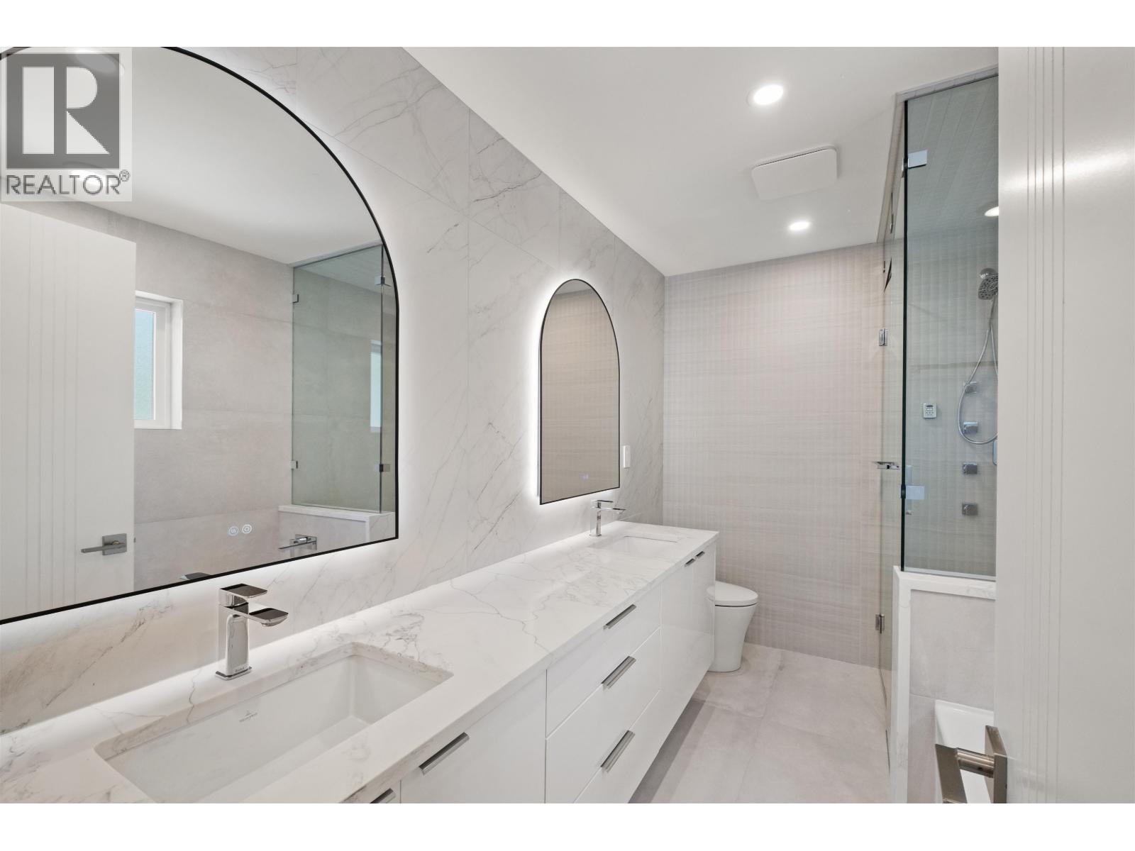 812 Montroyal Boulevard, North Vancouver, British Columbia V7R 2G6 - Photo 14 - R3152940