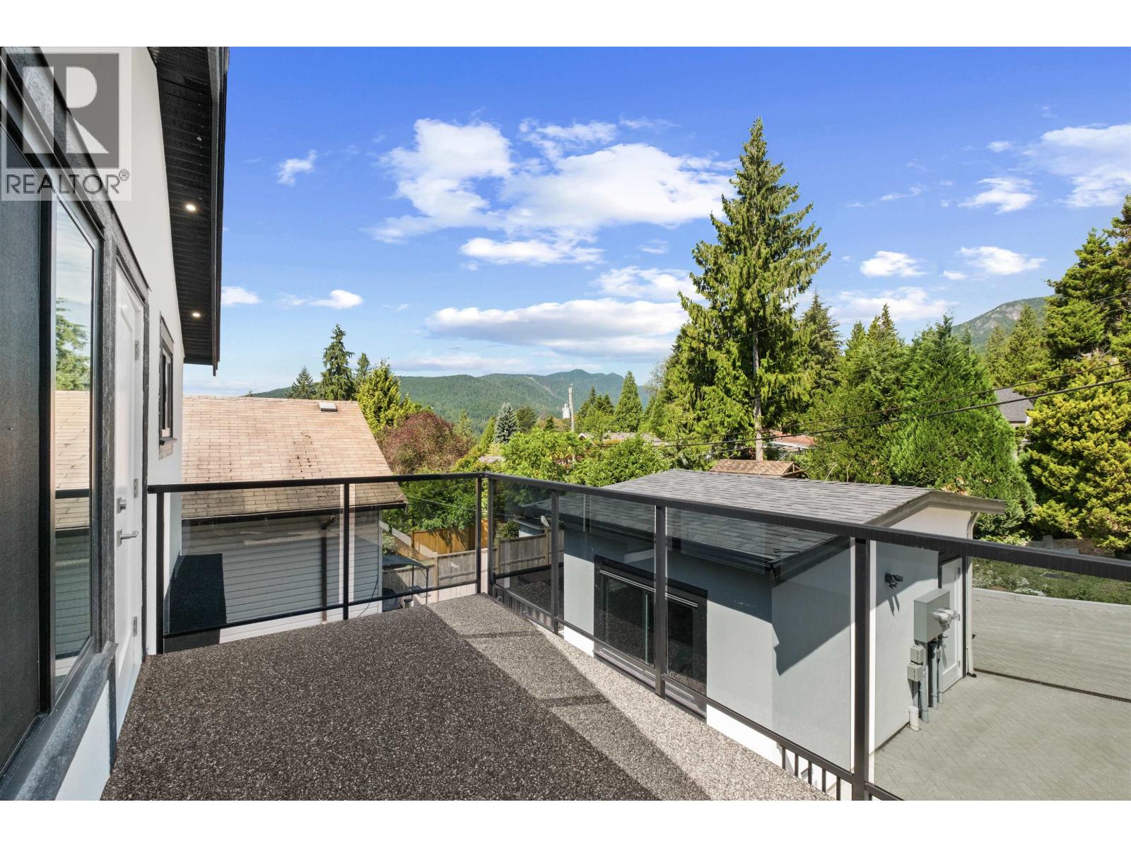 812 Montroyal Boulevard, North Vancouver, British Columbia V7R 2G6 - Photo 16 - R3152940