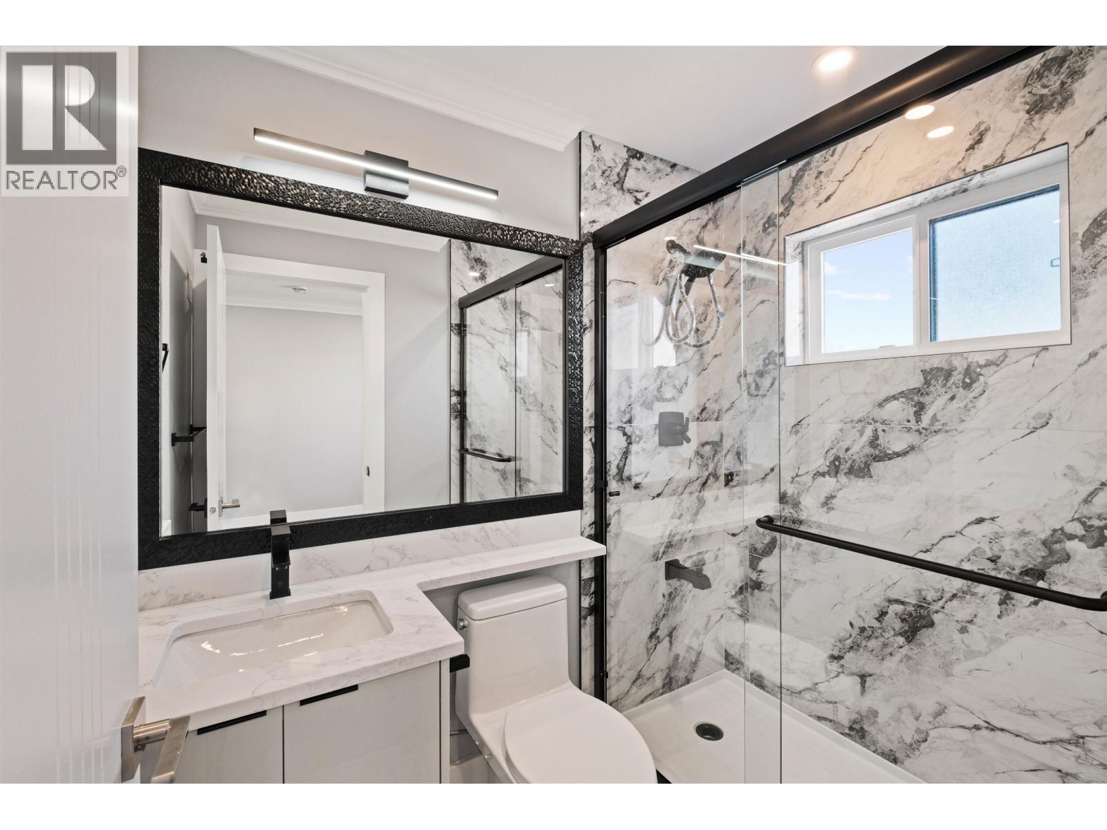 812 Montroyal Boulevard, North Vancouver, British Columbia V7R 2G6 - Photo 18 - R3152940