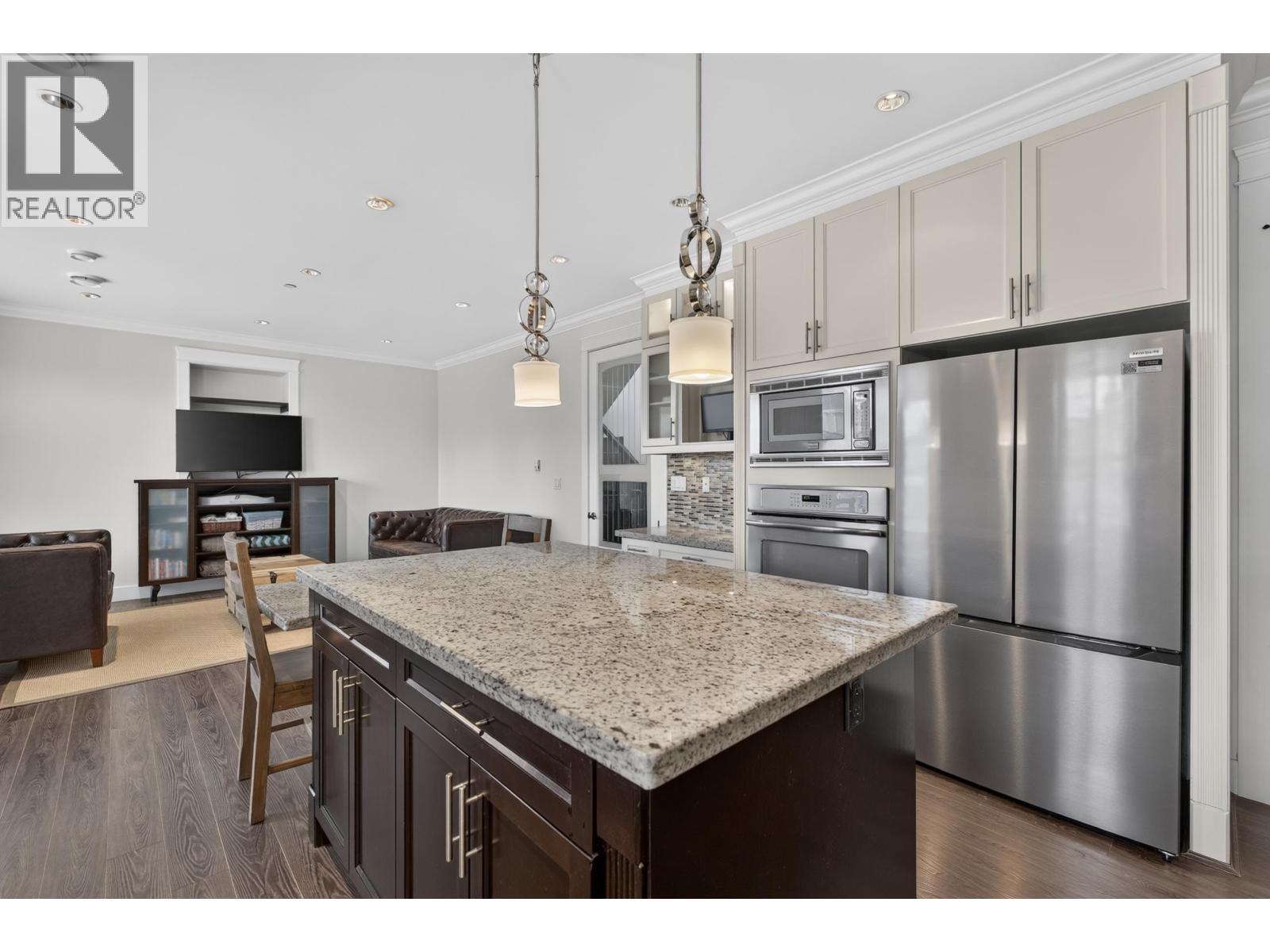 1010 E 55th Avenue, Vancouver, British Columbia V5X 1N9 - Photo 11 - R3152941