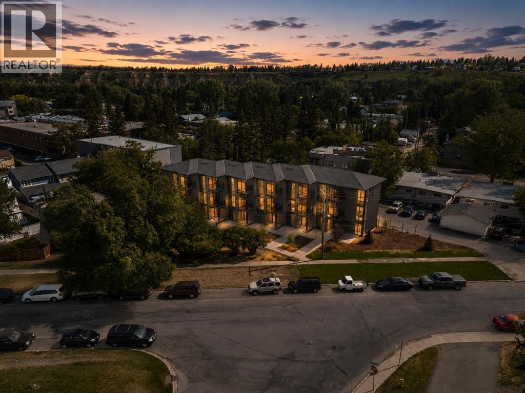 6110 Bowwood Drive NW, Calgary, Alberta  T3B 2E8 - Photo 4 - A2334679