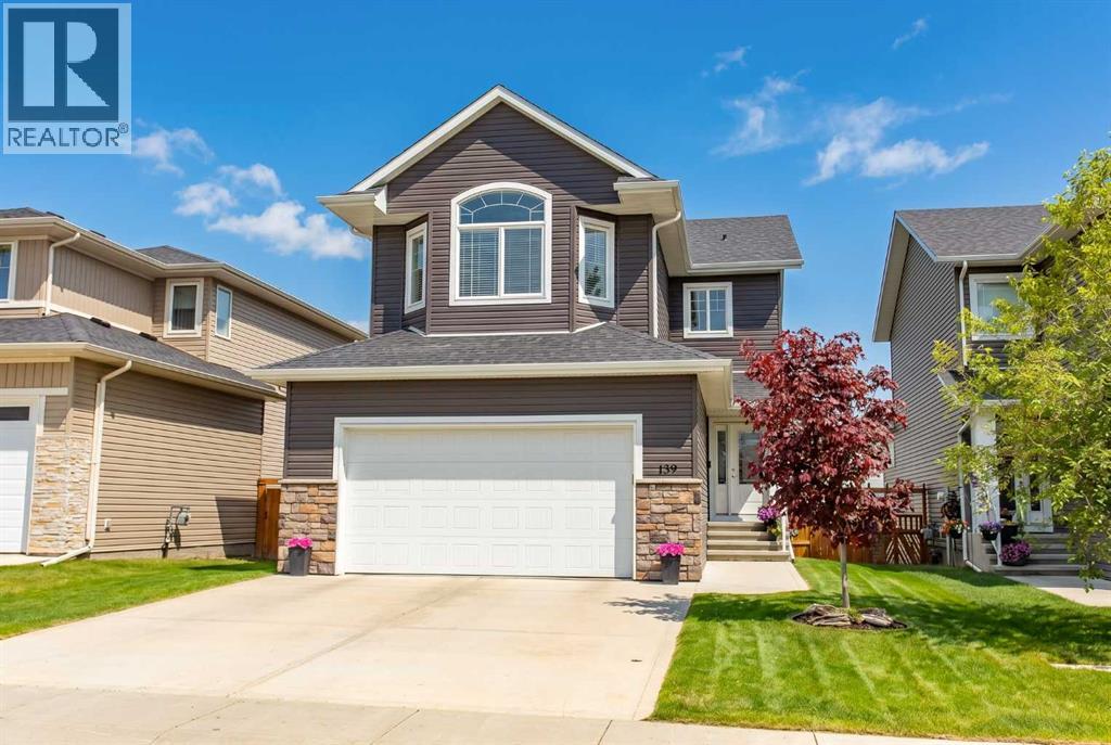 139 Morris Court, Blackfalds, Alberta  T4M 0B2 - Photo 2 - A2315213