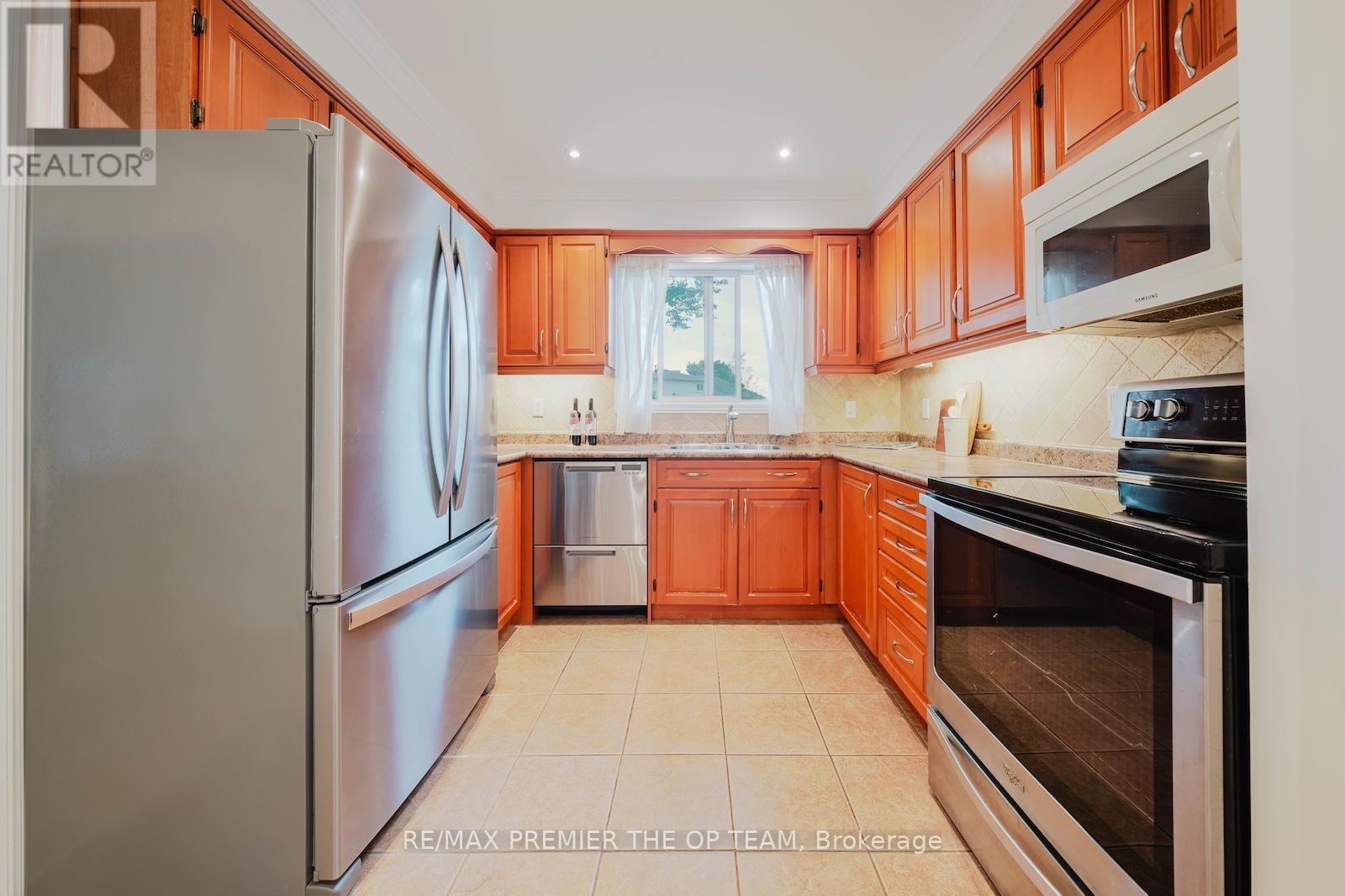 101 Skegby Road, Brampton (Brampton North), Ontario  L6V 2T8 - Photo 8 - W13641380