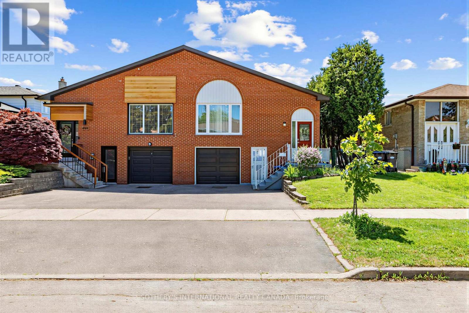 496 Fendalton Street, Mississauga, Ontario  L5B 2L9 - Photo 1 - W13641402