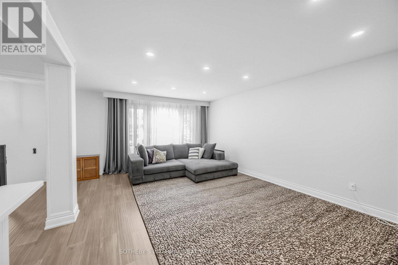 496 Fendalton Street, Mississauga, Ontario  L5B 2L9 - Photo 6 - W13641402