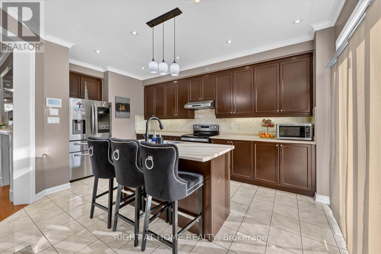 Main - 54 Boundbrook Drive, Brampton, Ontario  L7A 0L9 - Photo 18 - W13641406
