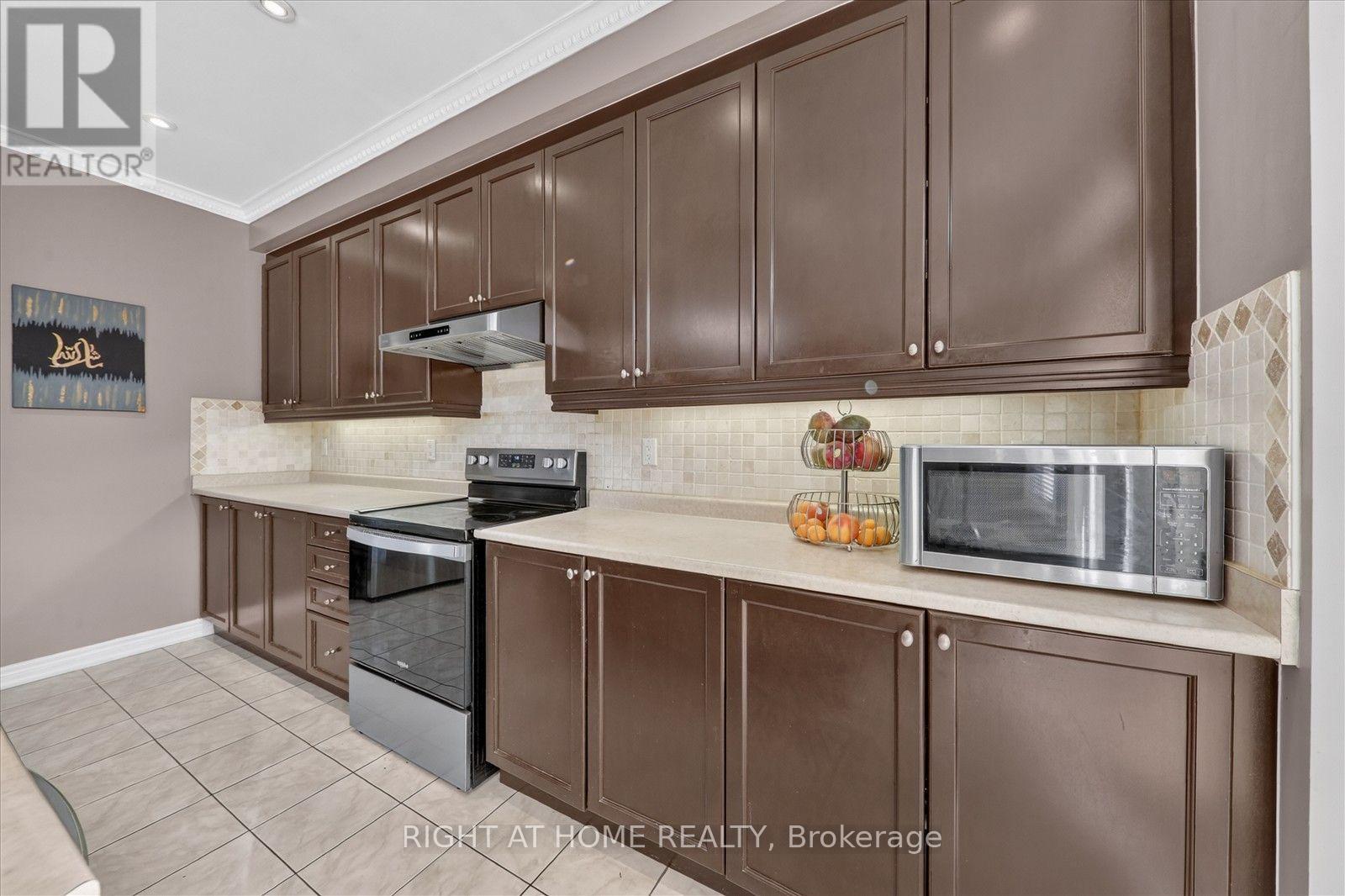 Main - 54 Boundbrook Drive, Brampton, Ontario  L7A 0L9 - Photo 19 - W13641406