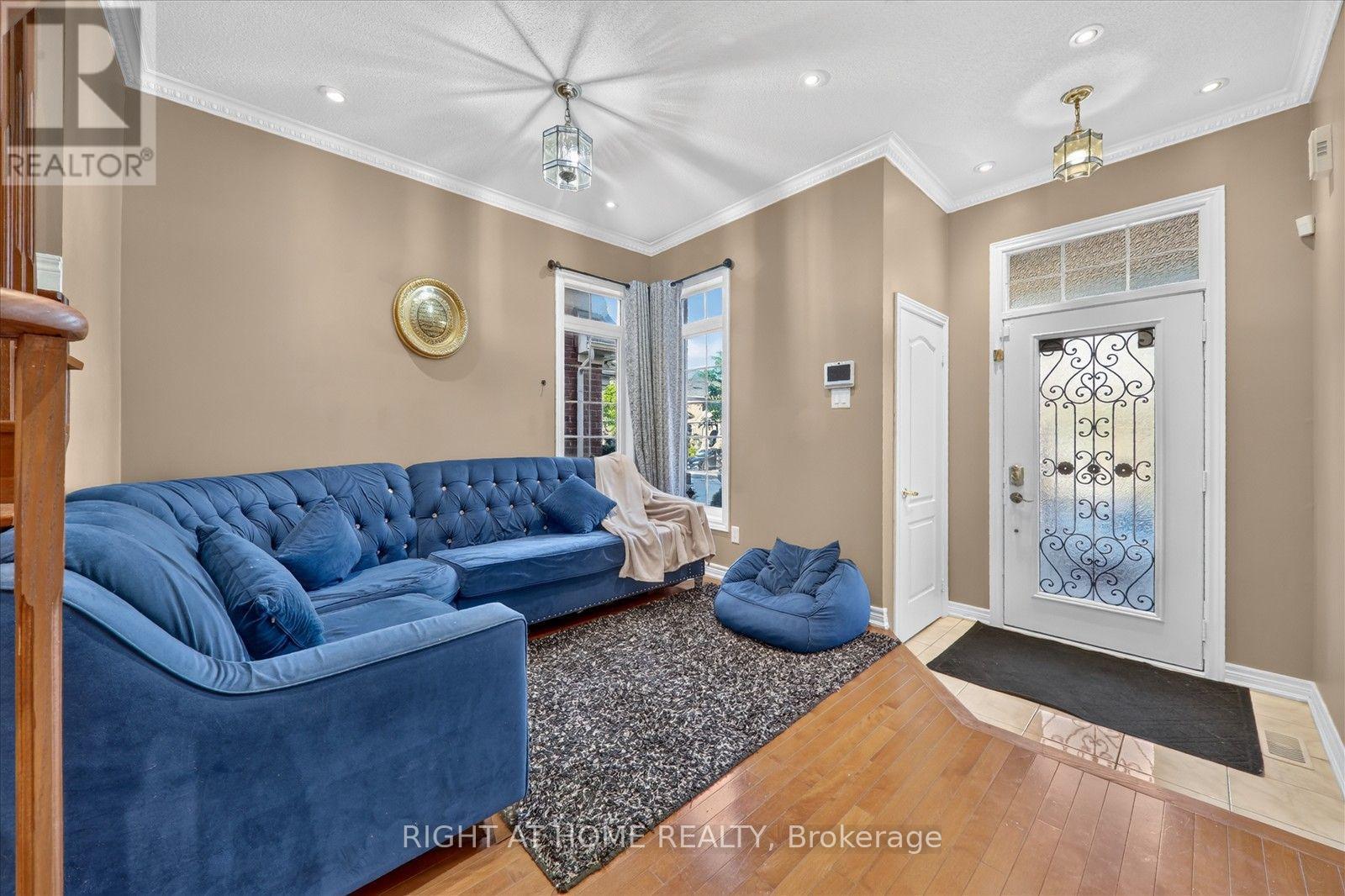 Main - 54 Boundbrook Drive, Brampton, Ontario  L7A 0L9 - Photo 7 - W13641406