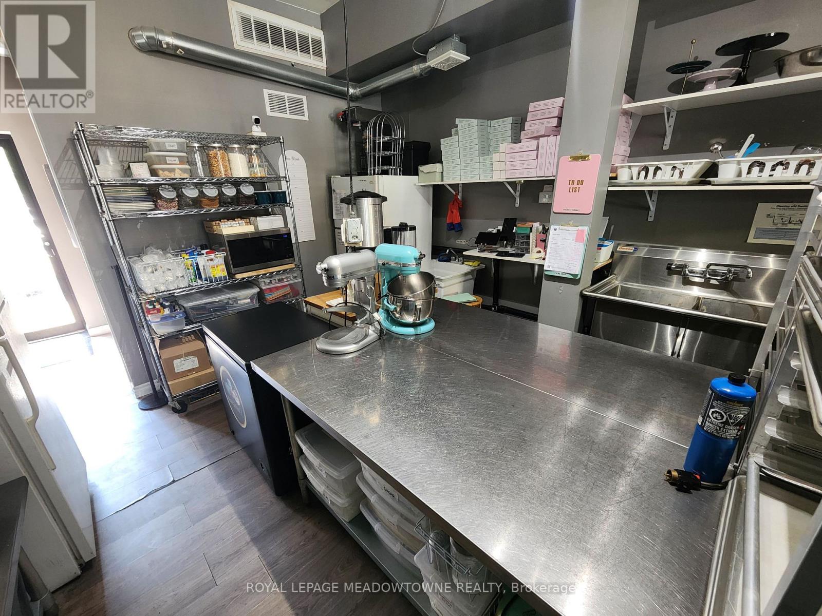43 Queen Street, Brampton, Ontario  L6V 1A3 - Photo 6 - W13641418