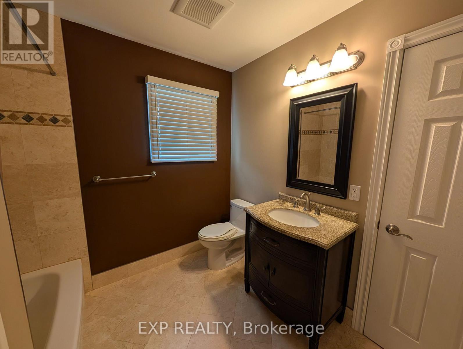 17 Heath Street, Richmond Hill, Ontario  L4B 2B6 - Photo 18 - N13641262