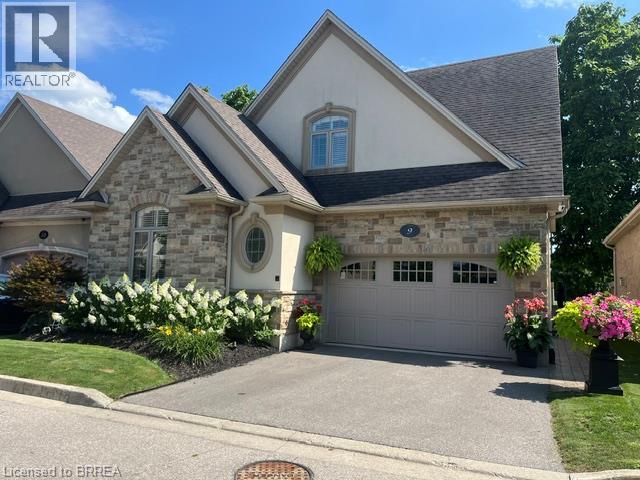 68 FAIRVIEW Drive Unit# 9, brantford, Ontario