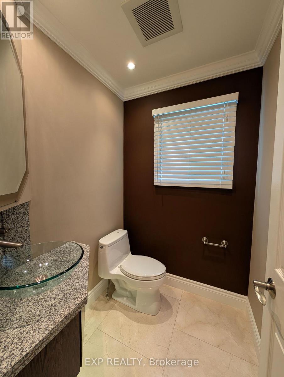 17 Heath Street, Richmond Hill, Ontario  L4B 2B6 - Photo 12 - N13641262