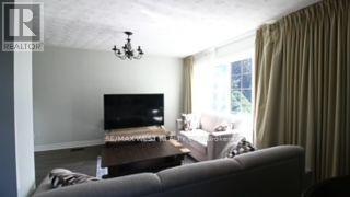 Main Floor - 13 Webster Drive, Aurora, Ontario L4G 2A4 - Photo 3 - N13540898