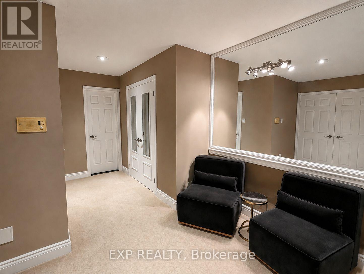 17 Heath Street, Richmond Hill, Ontario  L4B 2B6 - Photo 15 - N13641262