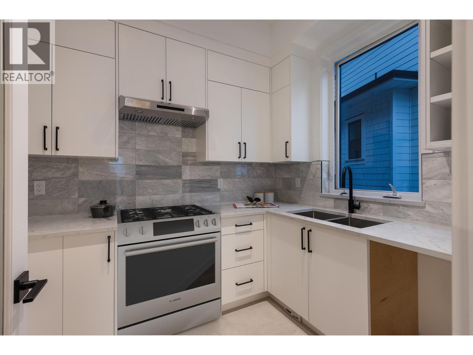1484 Copper Beech Place, Coquitlam, British Columbia V3E 0C4 - Photo 7 - R3152547