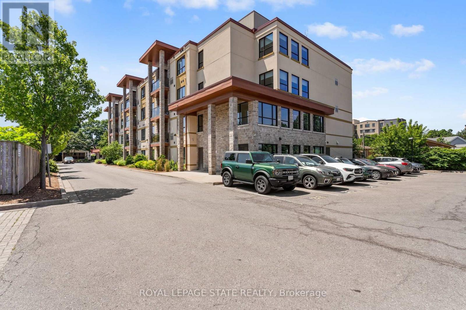 402 - 26 Wellington Street, St. Catharines, Ontario  L2R 6Y8 - Photo 4 - X13641408
