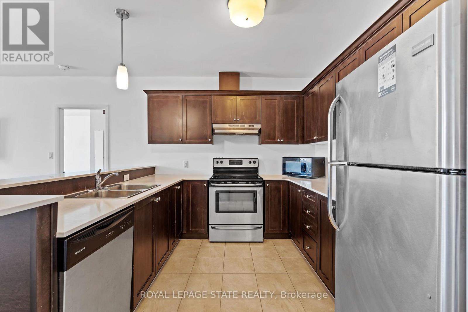 402 - 26 Wellington Street, St. Catharines, Ontario  L2R 6Y8 - Photo 7 - X13641408