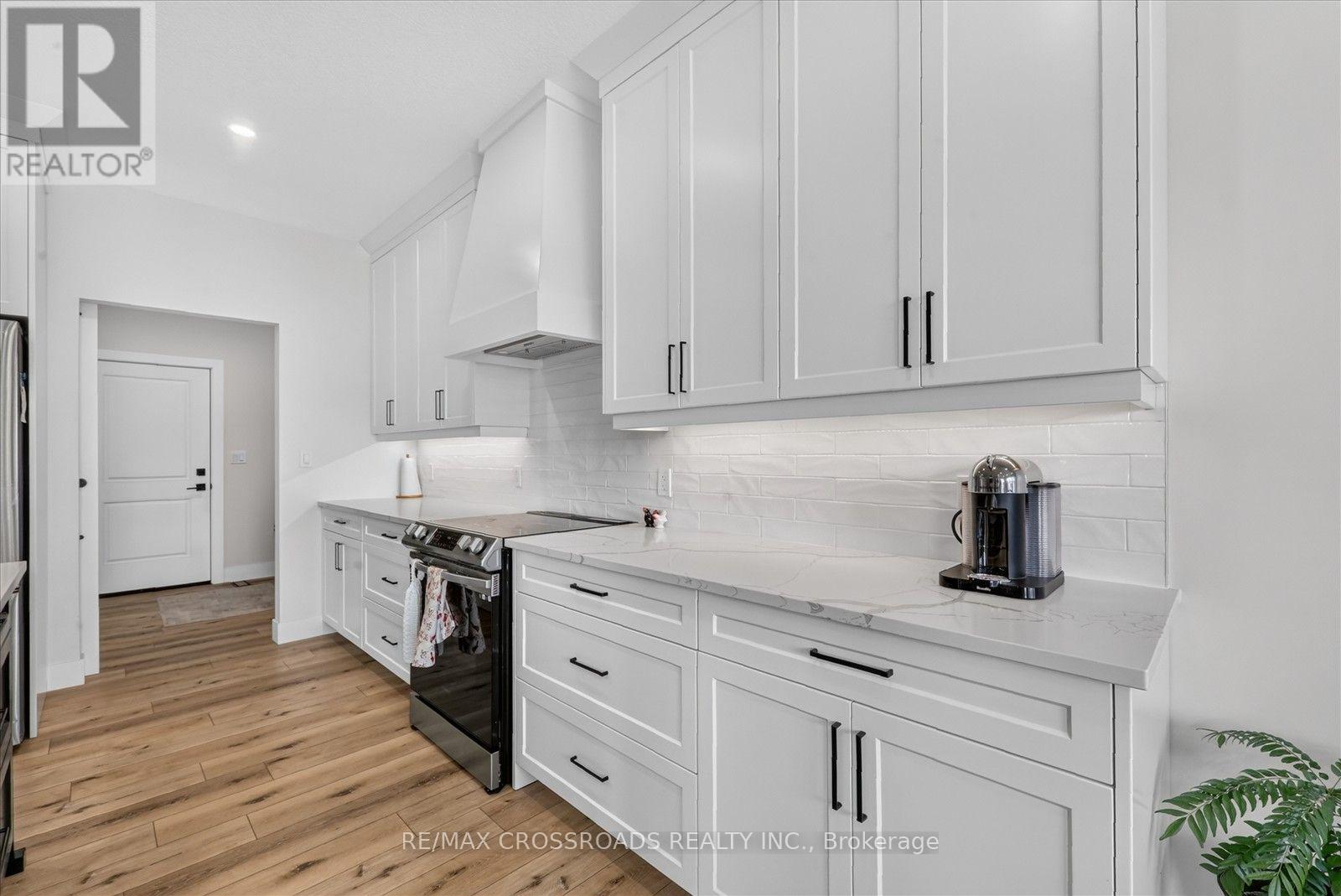 11 Mctavish Crescent, Huron-Kinloss, Ontario N0G 2R0 - Photo 12 - X13641412