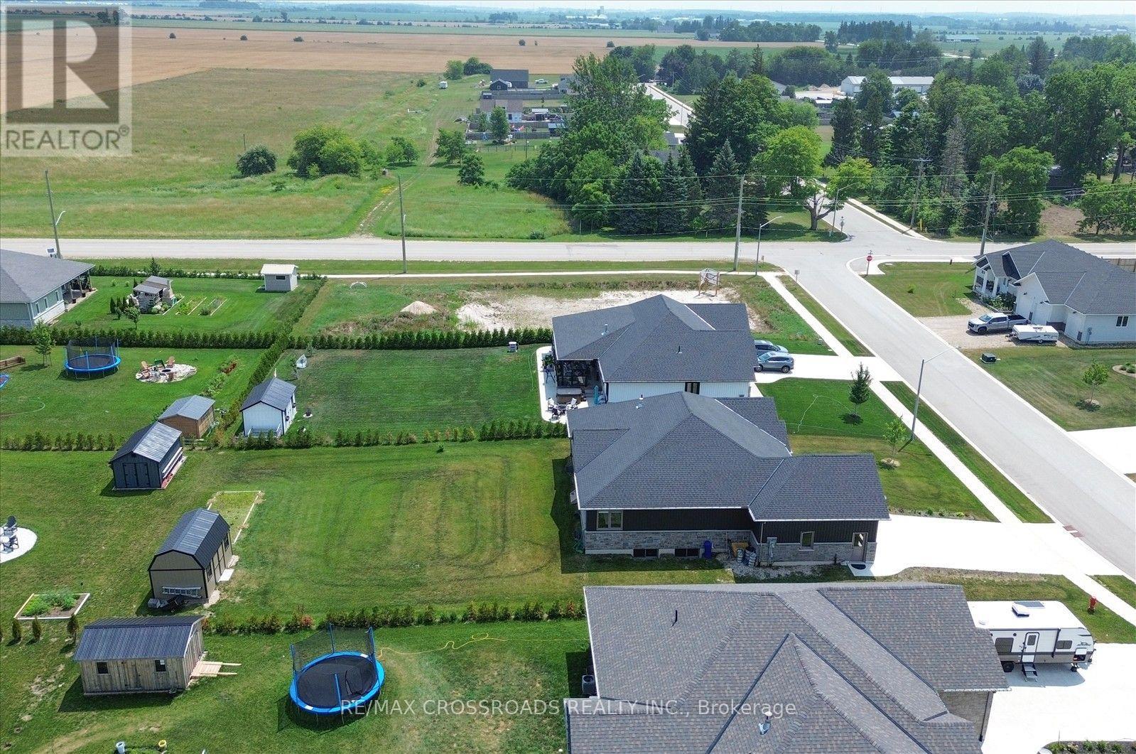 11 Mctavish Crescent, Huron-Kinloss, Ontario N0G 2R0 - Photo 38 - X13641412