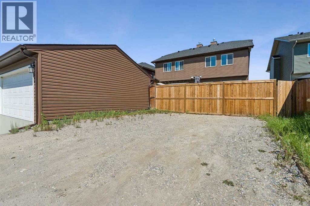229 Fireside Drive, Cochrane, Alberta  T4C 2L4 - Photo 33 - A2333605