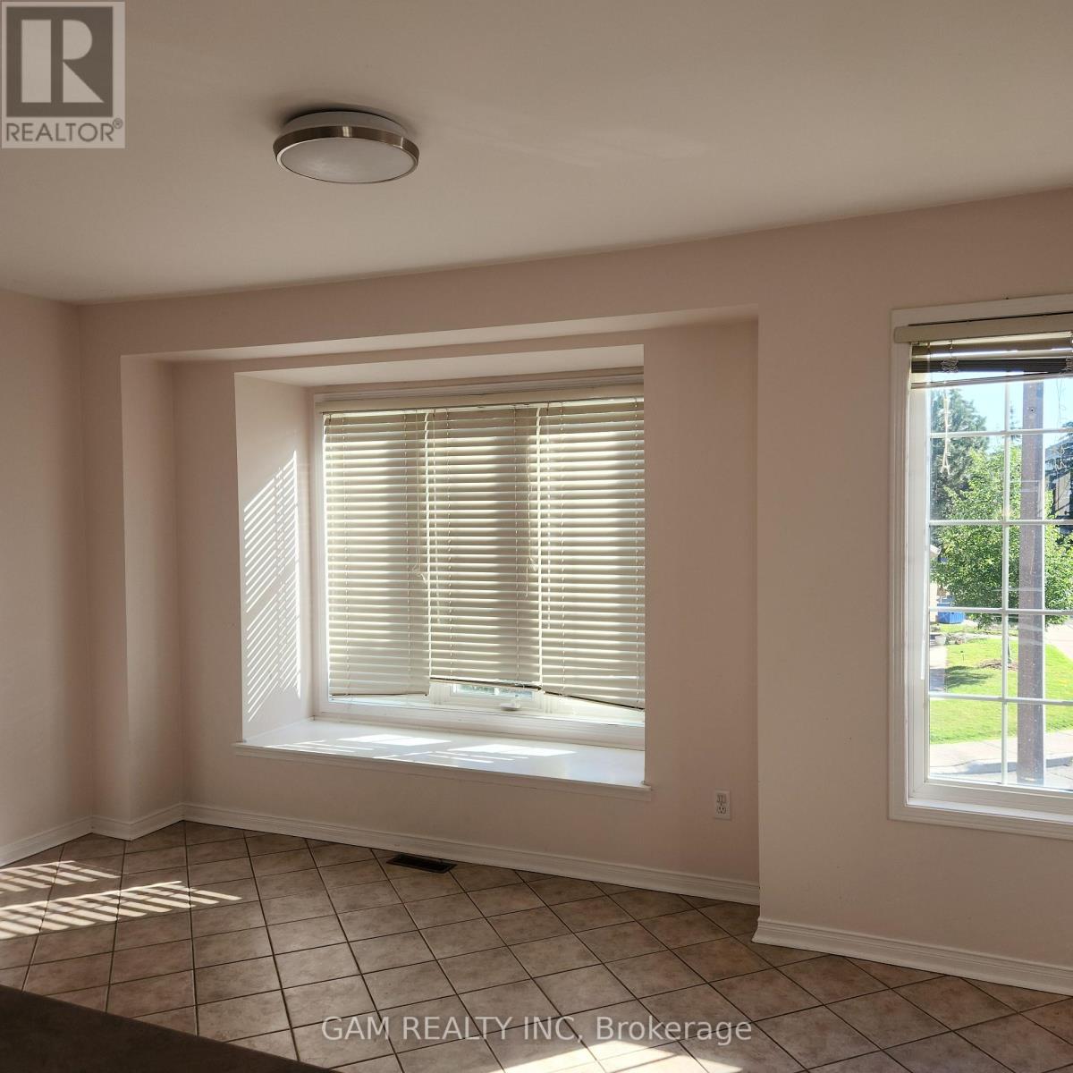 101 - 5030 Heatherleigh Avenue N, Mississauga, Ontario L5V 2G7 - Photo 12 - W13631390