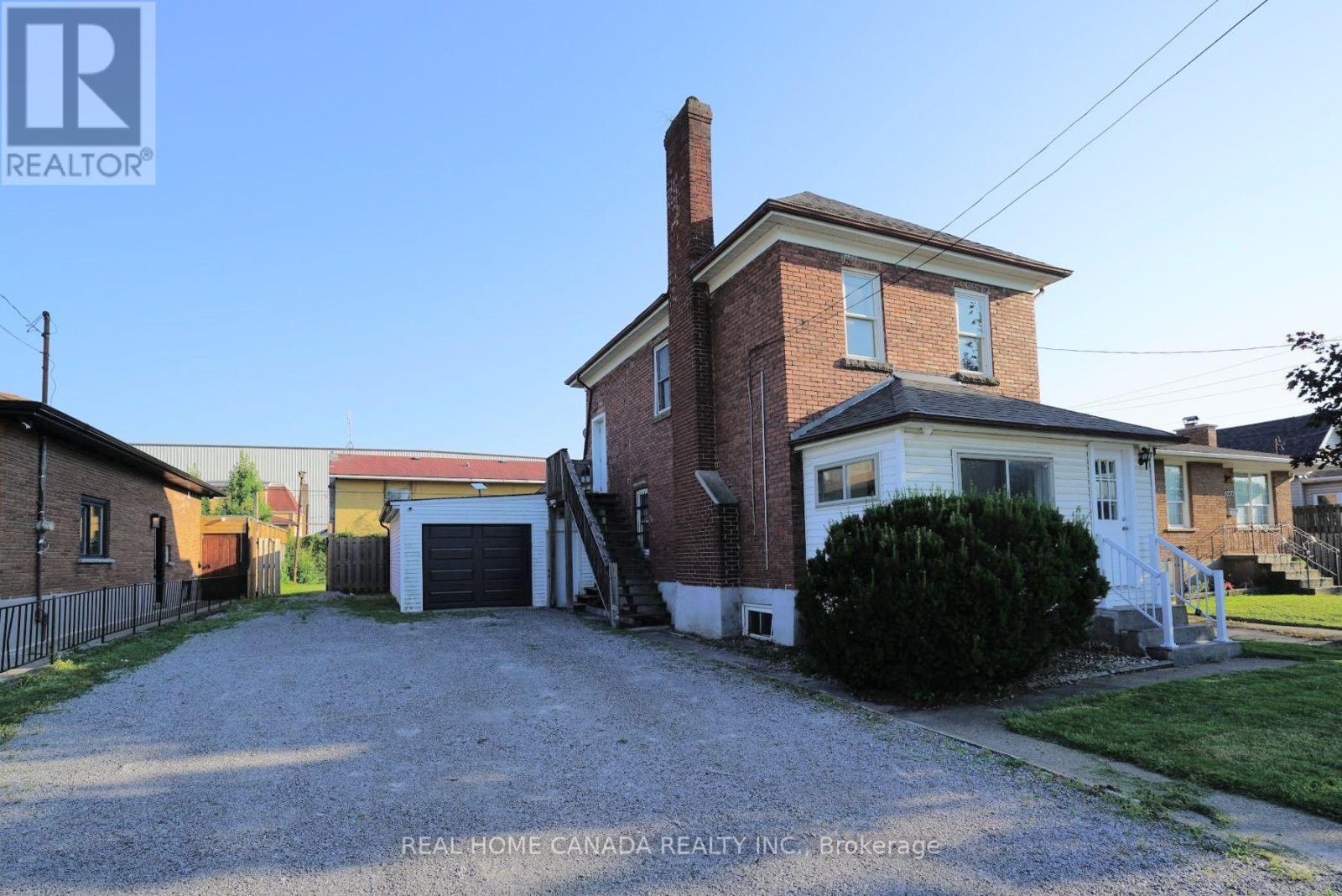 5262 Kitchener Street, Niagara Falls, Ontario L2G 1B3 - Photo 2 - X13565866