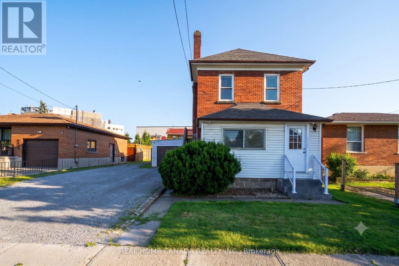 5262 KITCHENER STREET, Niagara Falls, Ontario