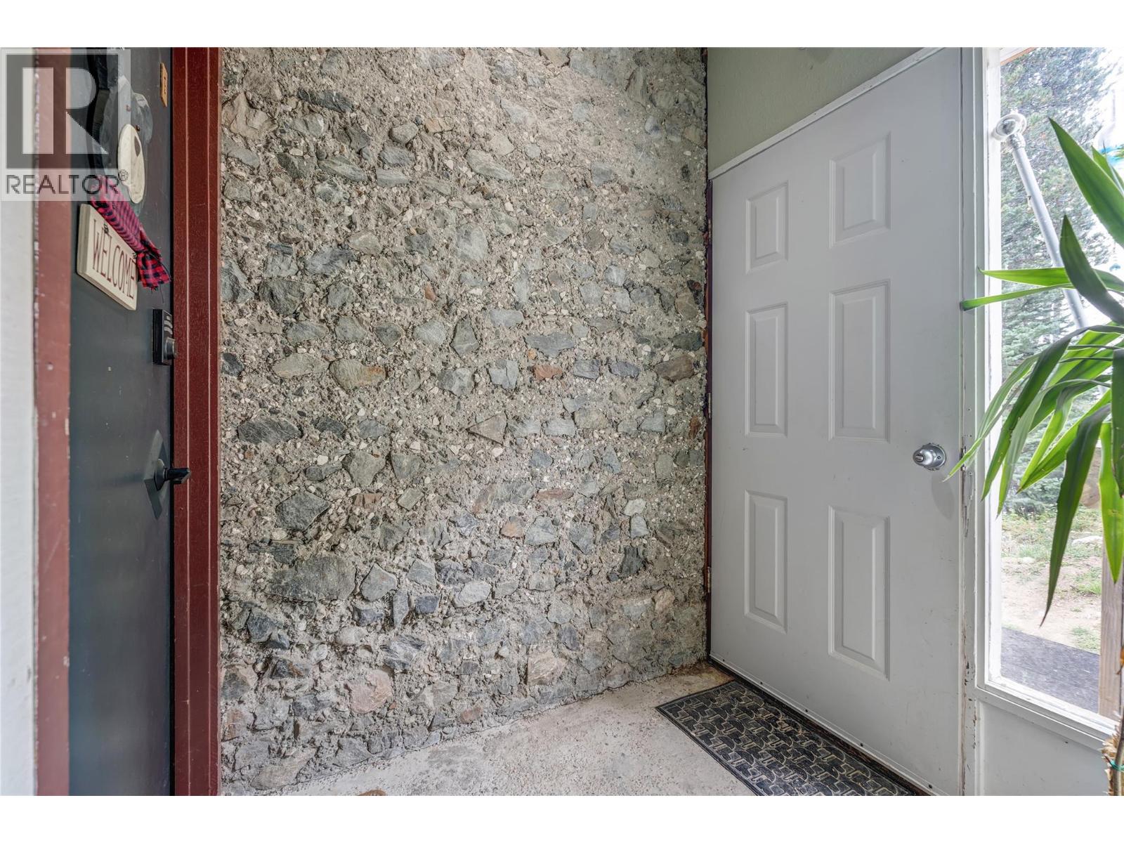 130 Cougar Road Unit# 1, Mount Baldy, British Columbia  V0H 1T8 - Photo 3 - 10391044